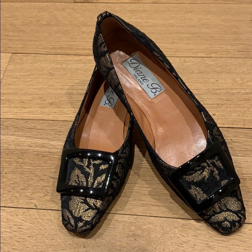Stunning black & gold flats - Diane B.